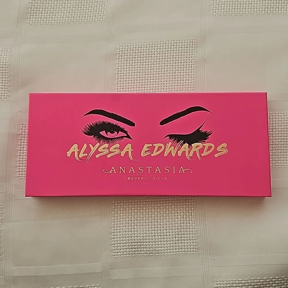 HP Alyssa Edwards Anastasia Beverly Hills 14 Shades Eyeshadow Palette Purple